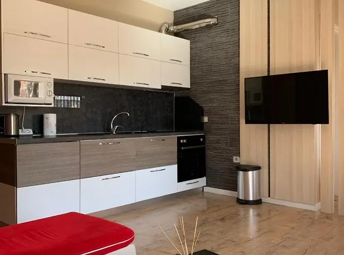 Haris * ティラナ