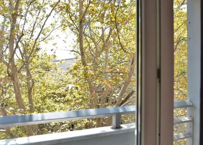 Haris アパート ティラナ