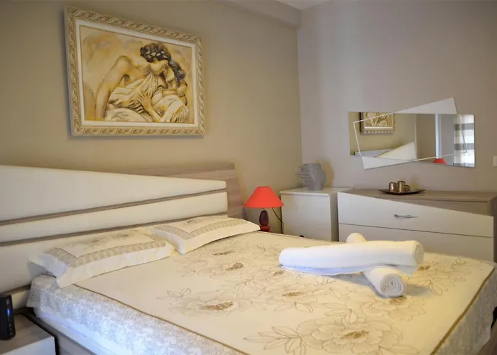 Haris * טיראנה